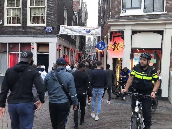 Na corona - DE WALLEN TUSSEN HOOP EN VREES